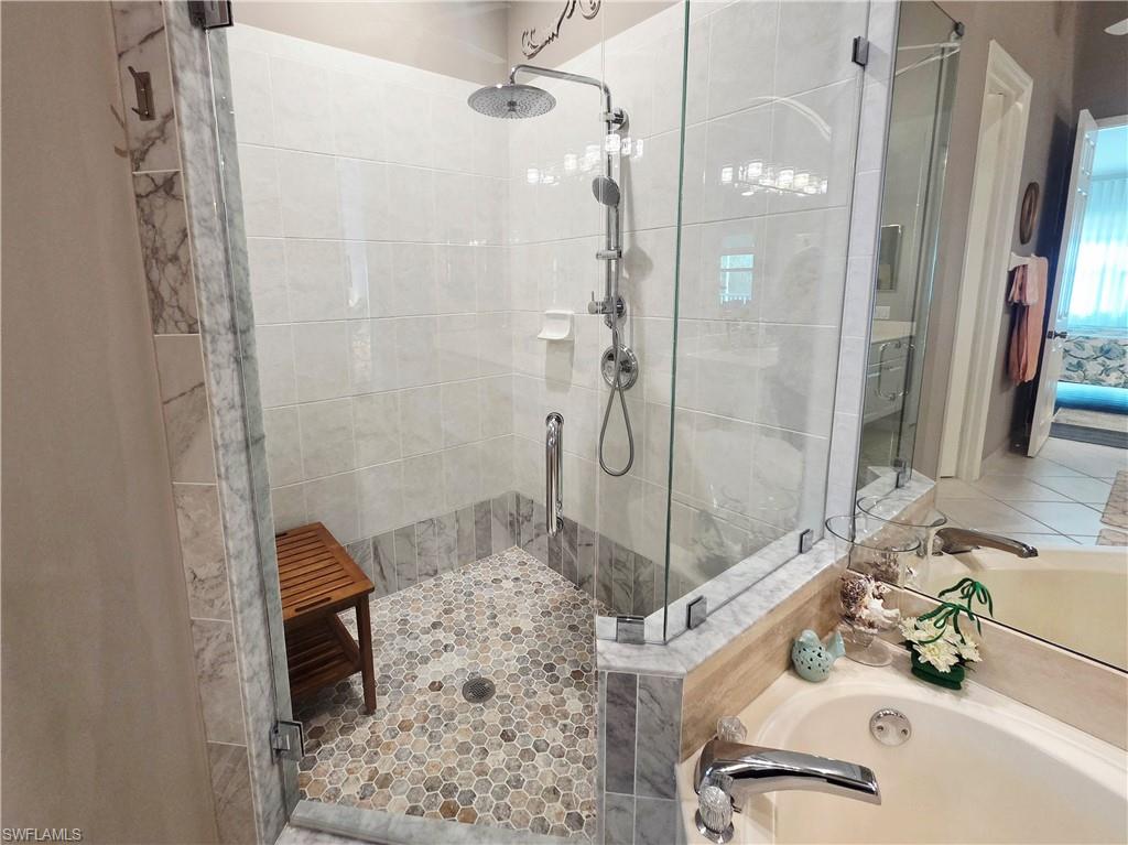 6775 Huntington Lakes CIR 202 photo 13