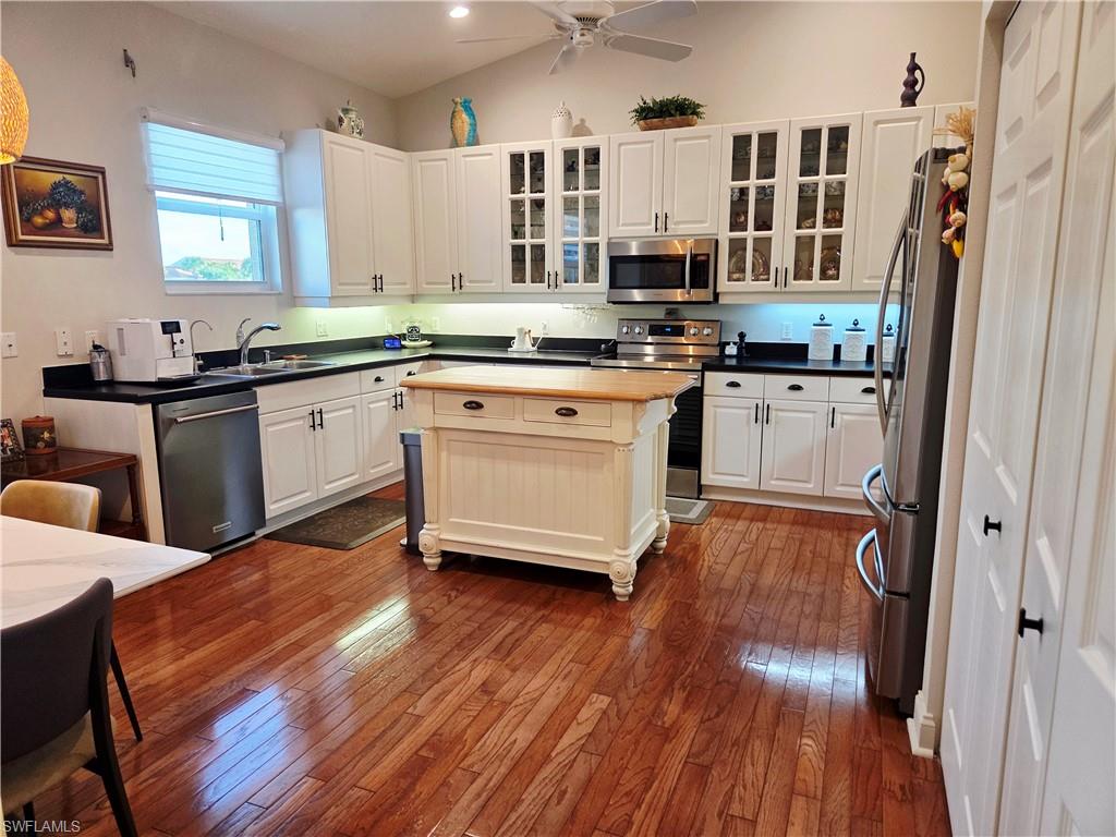 6775 Huntington Lakes CIR 202