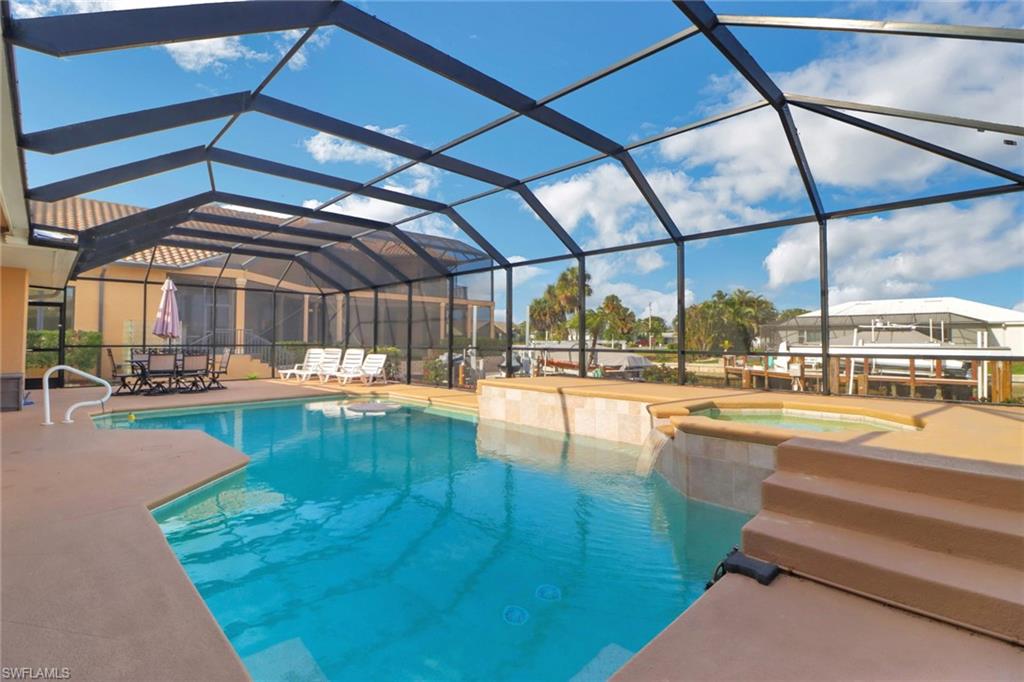 562 Goldcoast CT