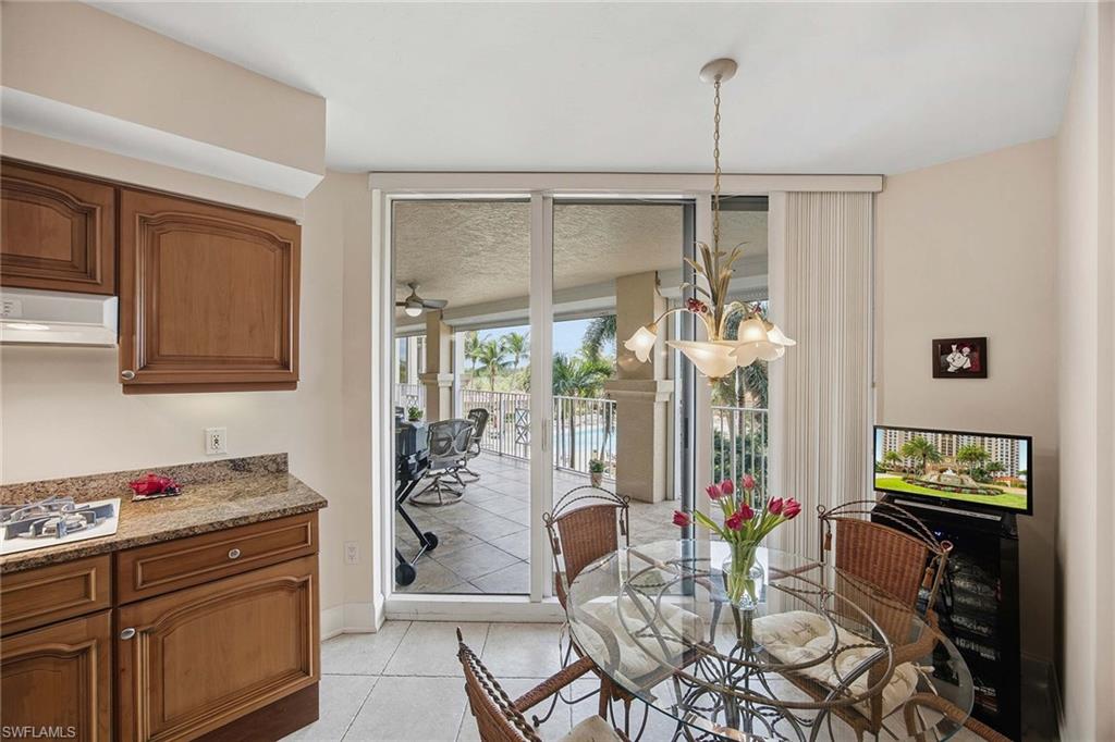 6597 Nicholas BLVD E 405 photo 13