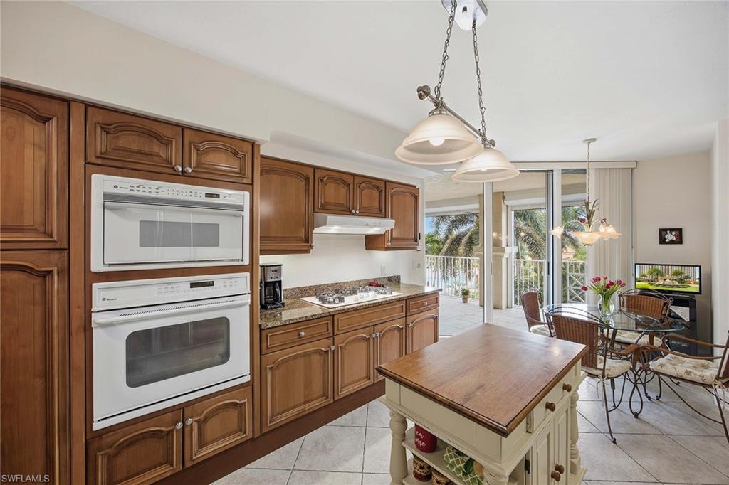6597 Nicholas BLVD E 405 photo 12