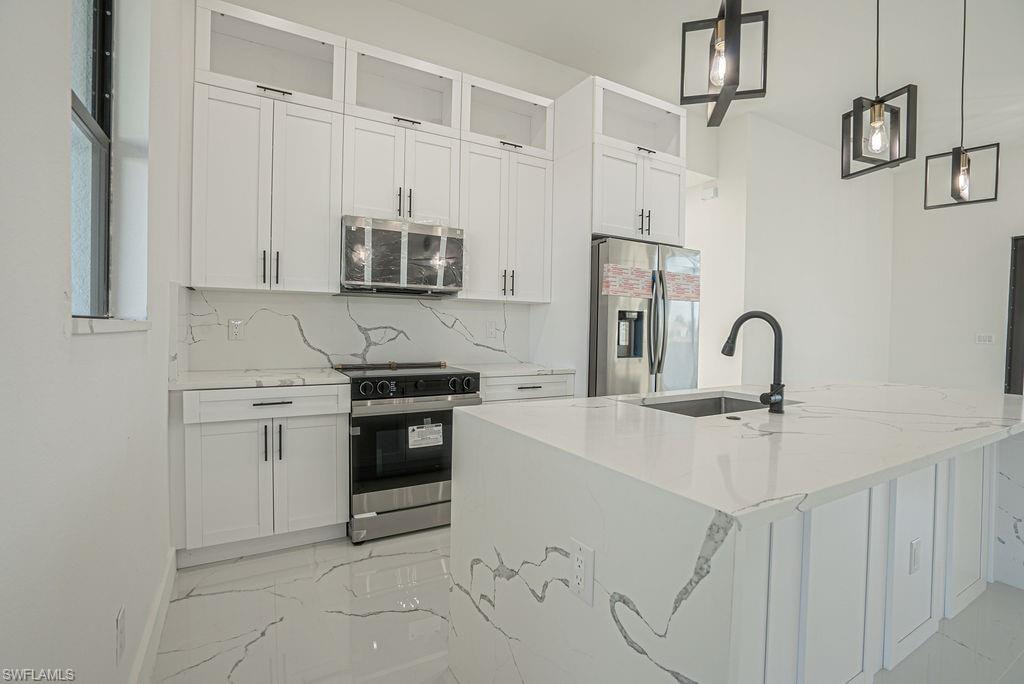 405 Kismet PKWY E photo 16