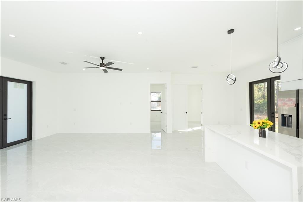 922 Sunrise BLVD photo 13