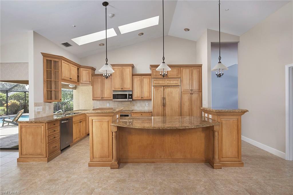 208 Silverado DR photo 8