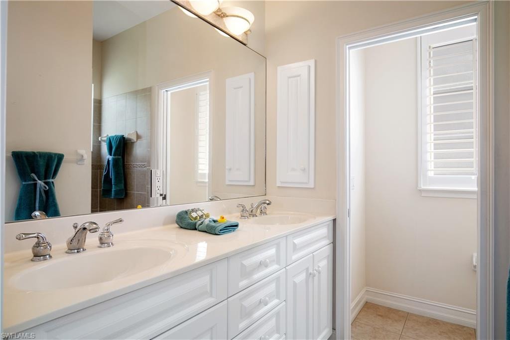 Second Primary/Ensuite Southern Lit Bathroom with Toilet Closet and Walk In Shower