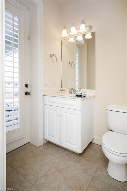 Pool Bath/Half Bath In Hallway Between Second Bedroom and Primary-2/Ensuite