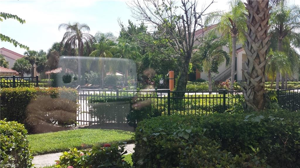 Walk way to pool from the condo.