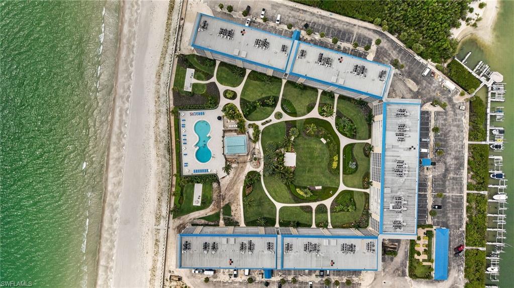Lushly landscaped Resort Like courtyard-