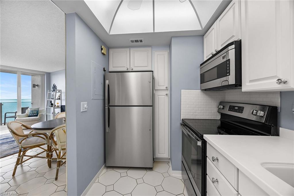 58 Collier BLVD 2101 photo 14