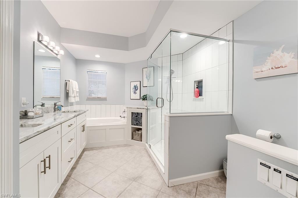 SEPARATE TUB AND SHOWER