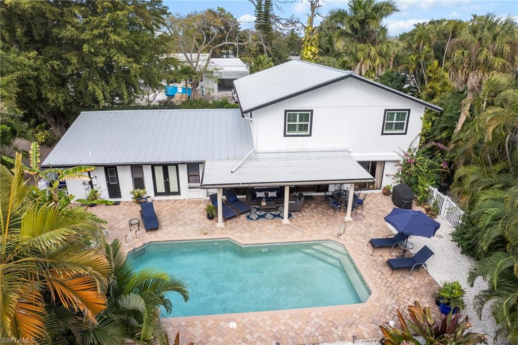 1030 Aqua LN