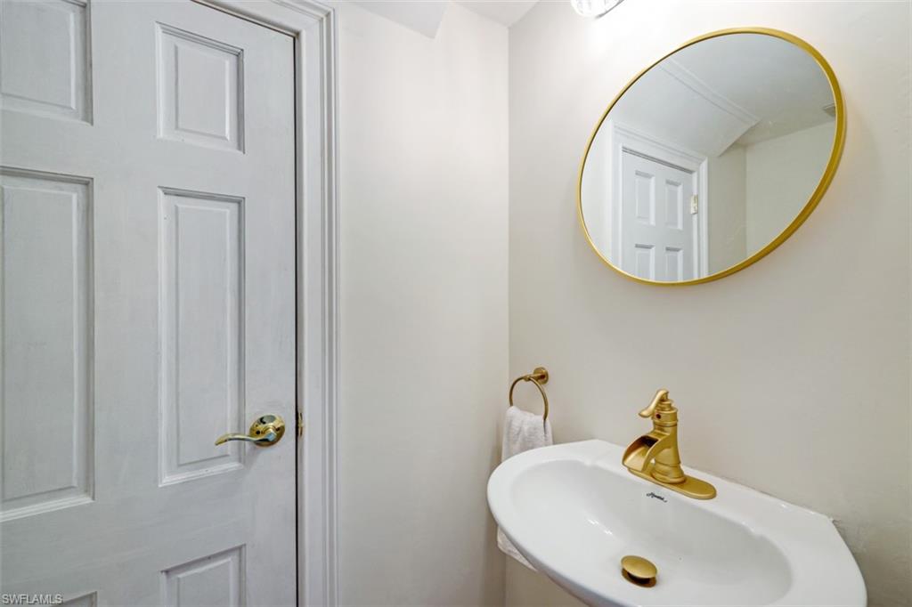 1030 Aqua LN photo 20