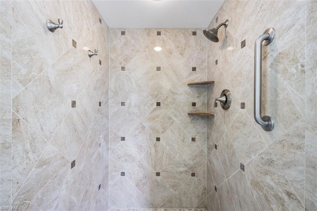 1030 Aqua LN photo 18