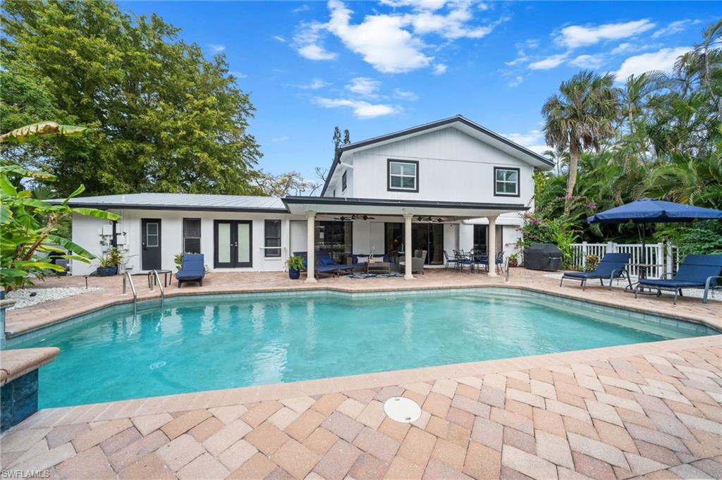1030 Aqua LN