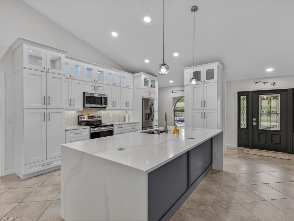 2264 Outrigger LN
