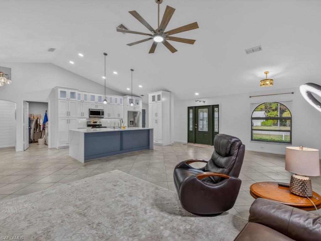 2264 Outrigger LN