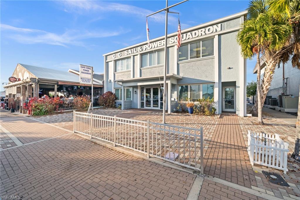 Prime Downtown Cape Coral Location