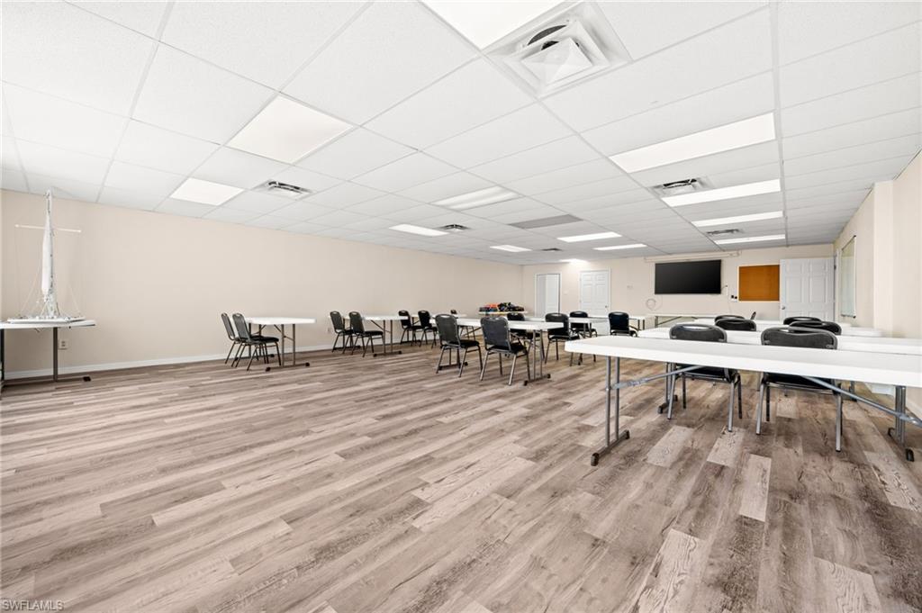 2nd floor mixed use space