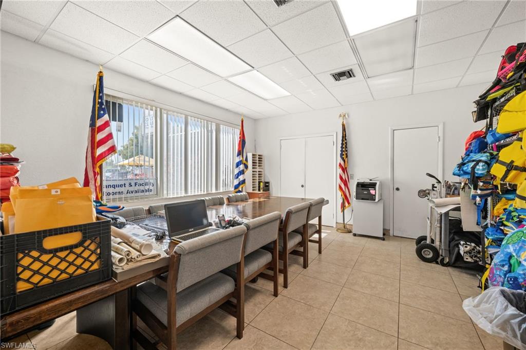 Conference / Meeting Room