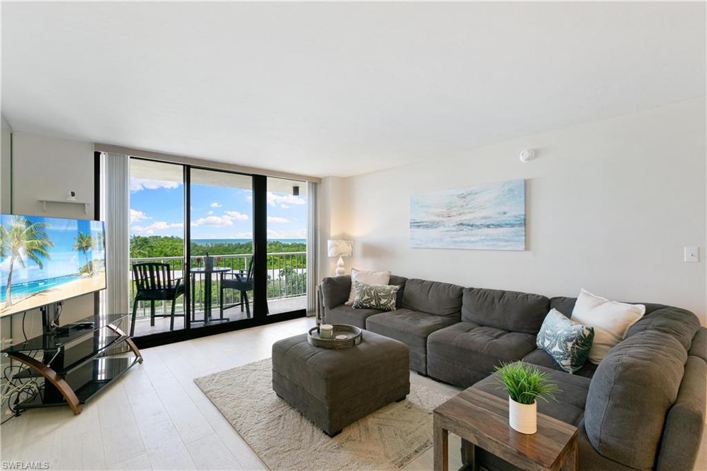 380 Seaview CT 405 photo 6