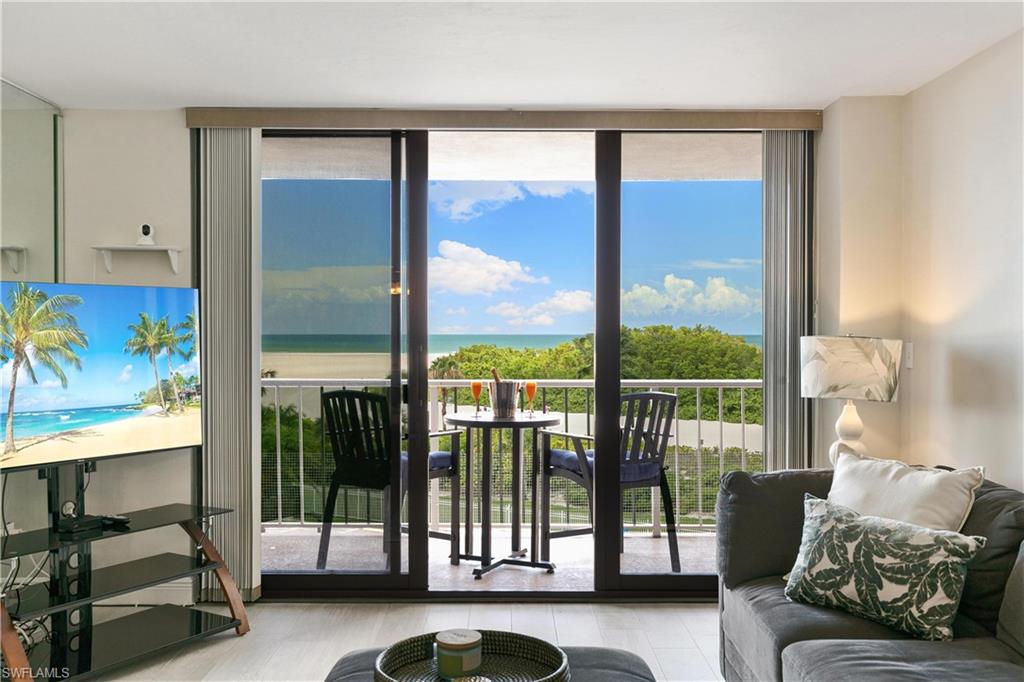 380 Seaview CT 405