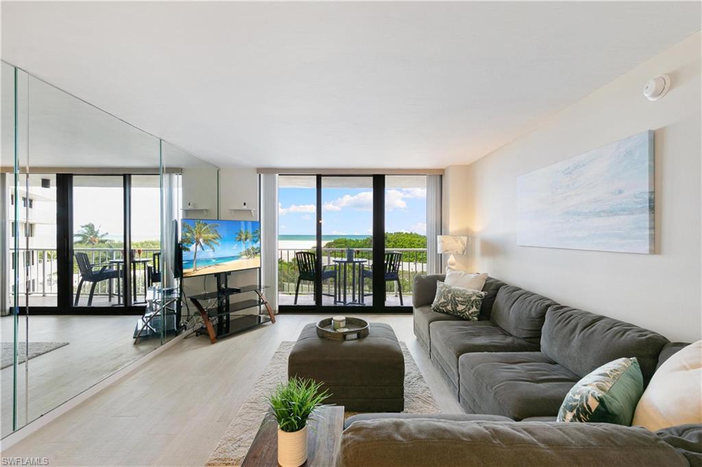 380 Seaview CT 405