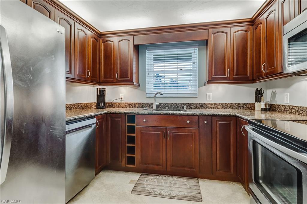 1351 Curlew AVE 104 photo 11