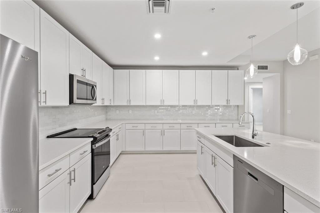 196 Indies DR E 101 photo 15