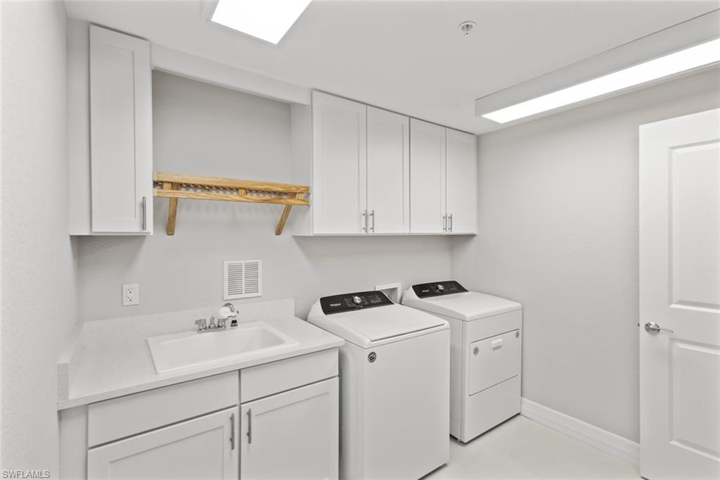 196 Indies DR E 101 photo 31