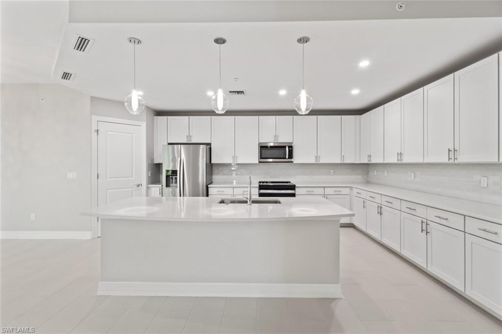 196 Indies DR E 101 photo 13