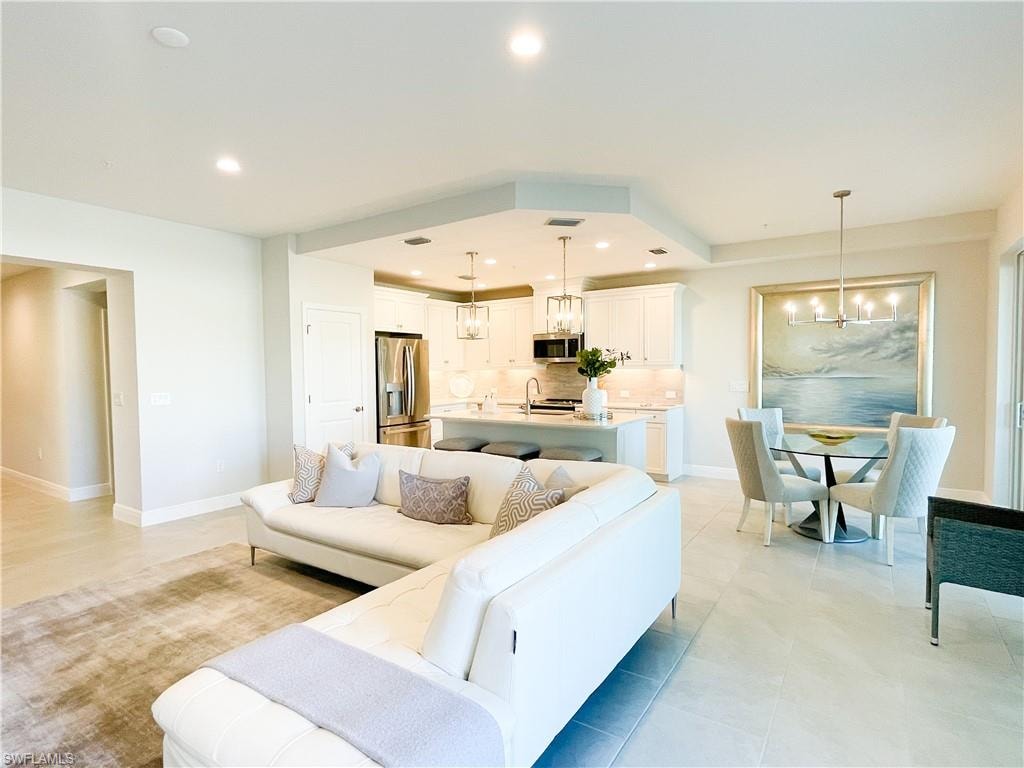 2555 Seychelles DR 402