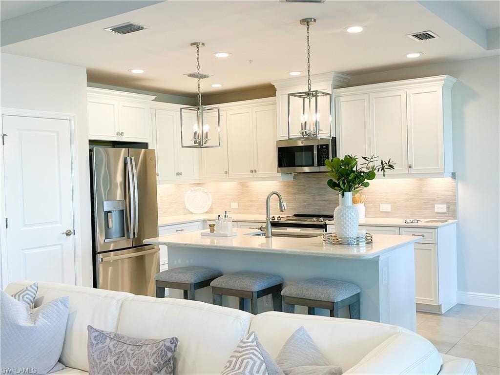 2555 Seychelles DR 402