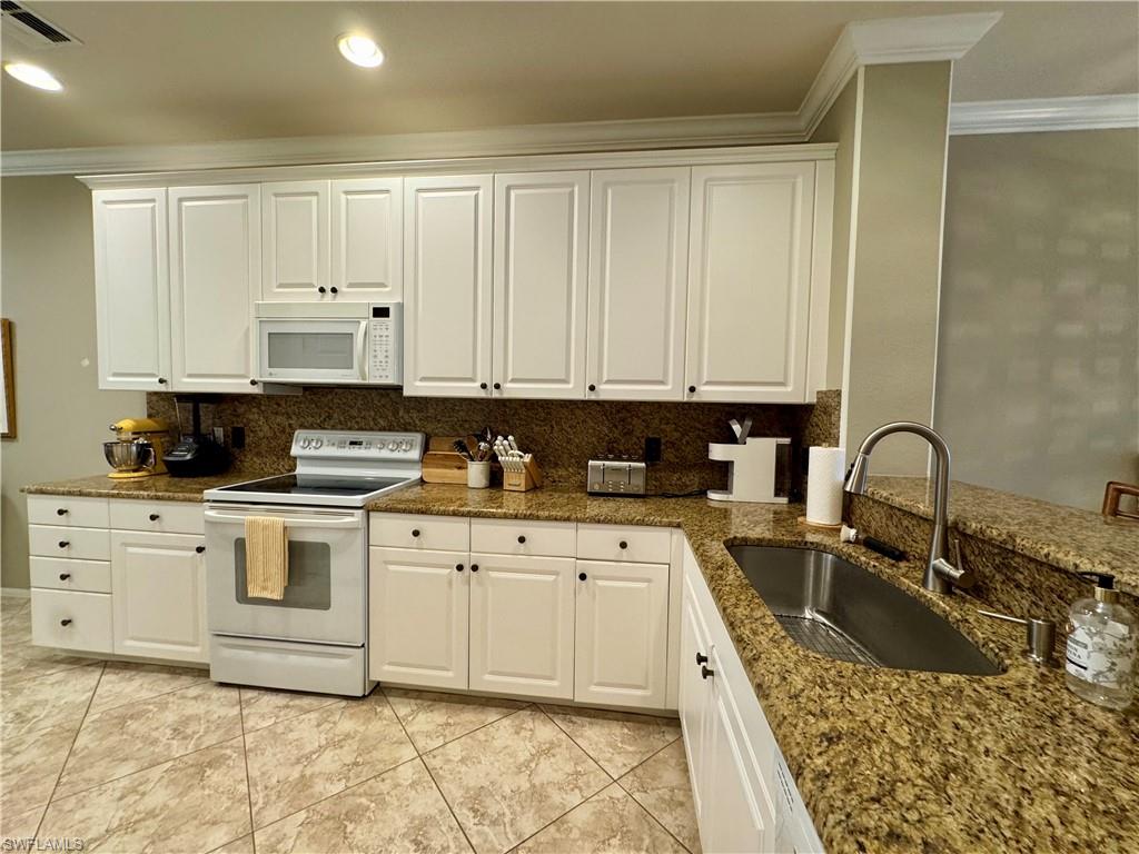 4884 Hampshire CT 7-104