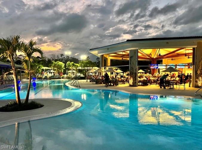 Naples Lakes Country Club pool and cabana bar
