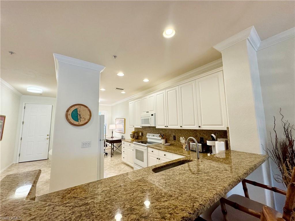 4884 Hampshire CT 7-104