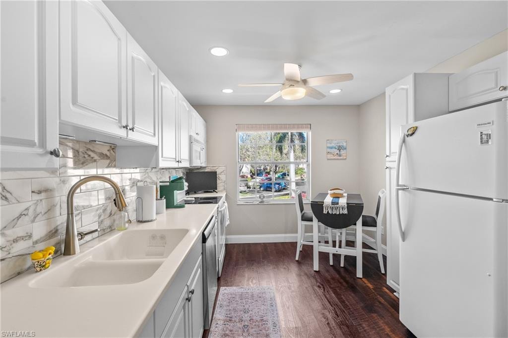 541 Windsor SQ photo 6