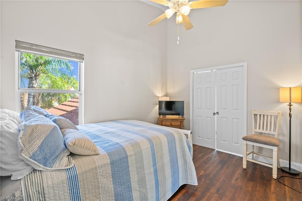 541 Windsor SQ photo 22