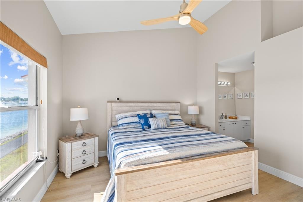 541 Windsor SQ photo 14