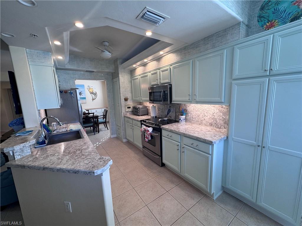 5705 Mayflower WAY 1407 photo 6