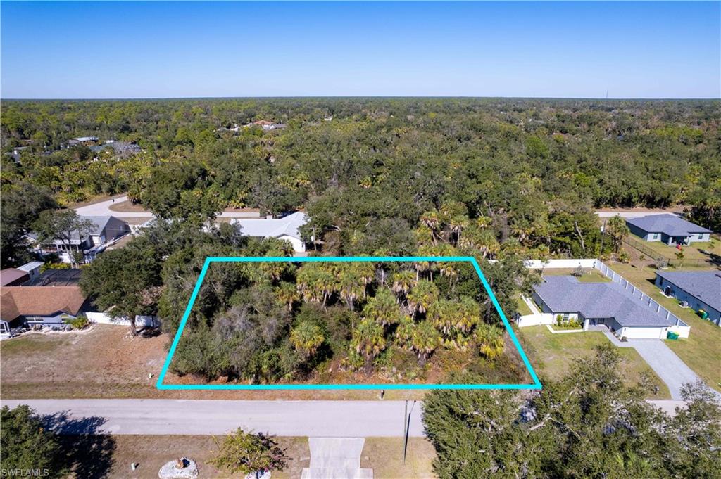 This 0. 0.4591-acre VACANT RESIDENTIAL LOT in PORT CHARLOTTE offers an EXCEPTIONAL OPPORTUNITY TO CREATE YOUR IDEAL LIVING SPACE!