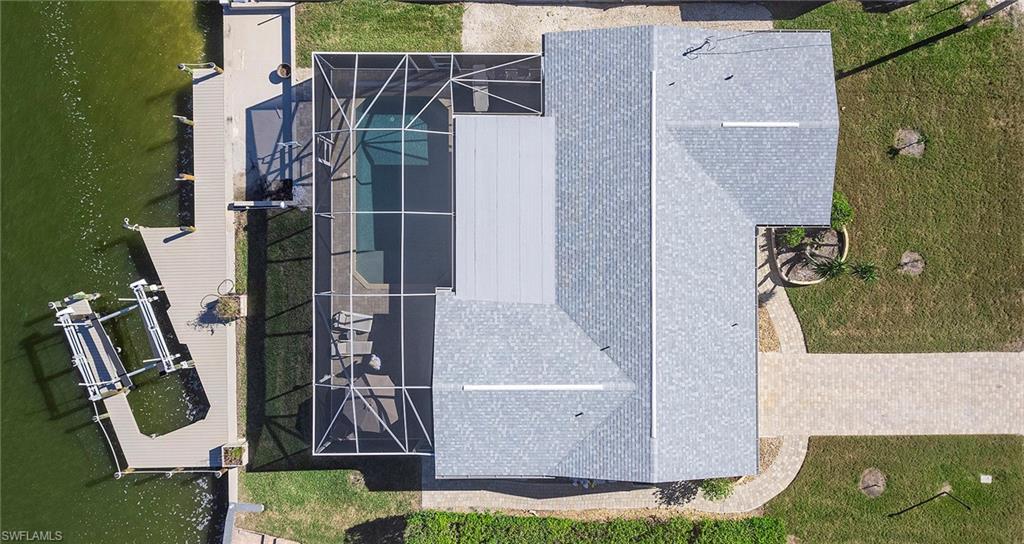 Birds eye view of property