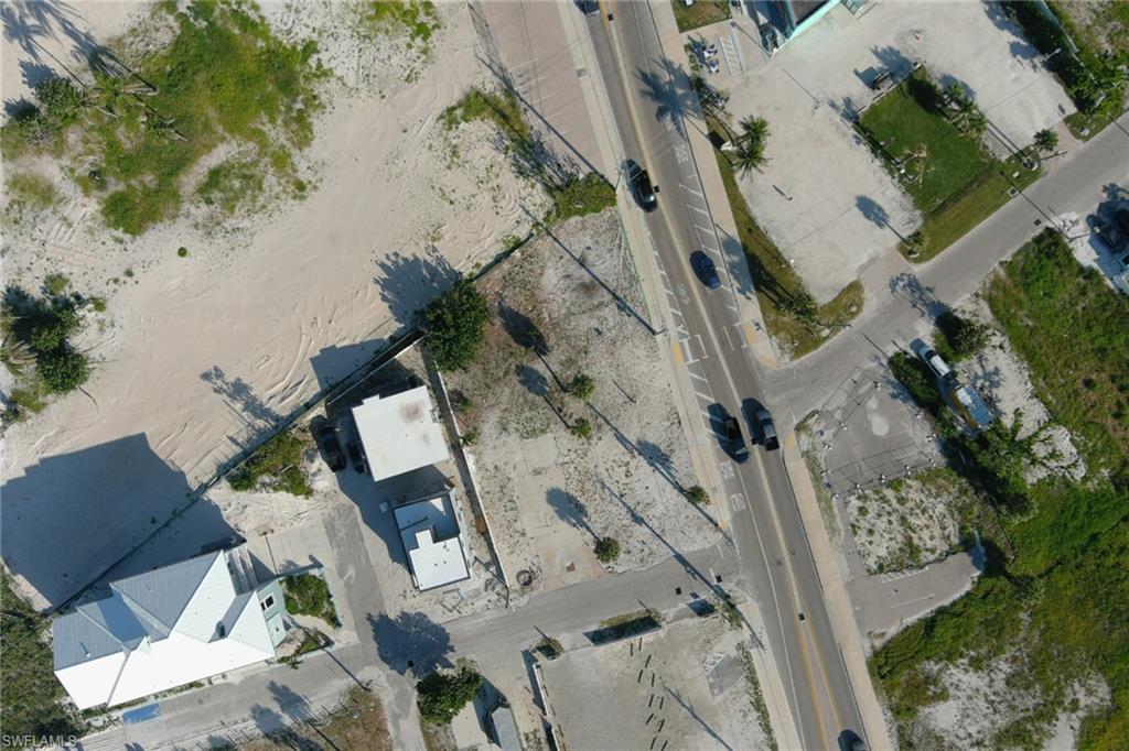 Aerial view of property and surrounding area