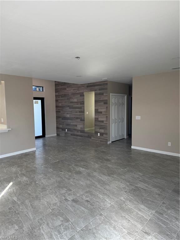 1004 Diplomat PKWY W
