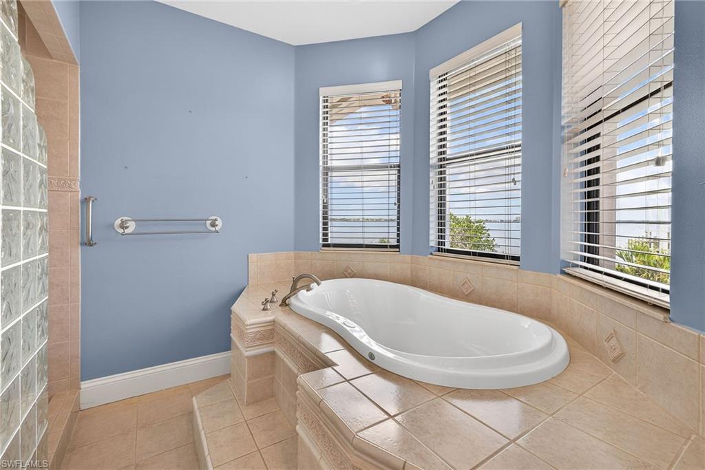 2600 McGregor BLVD photo 17