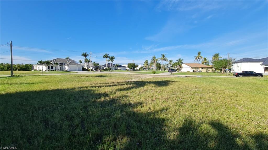 View of yard featuring a residential view