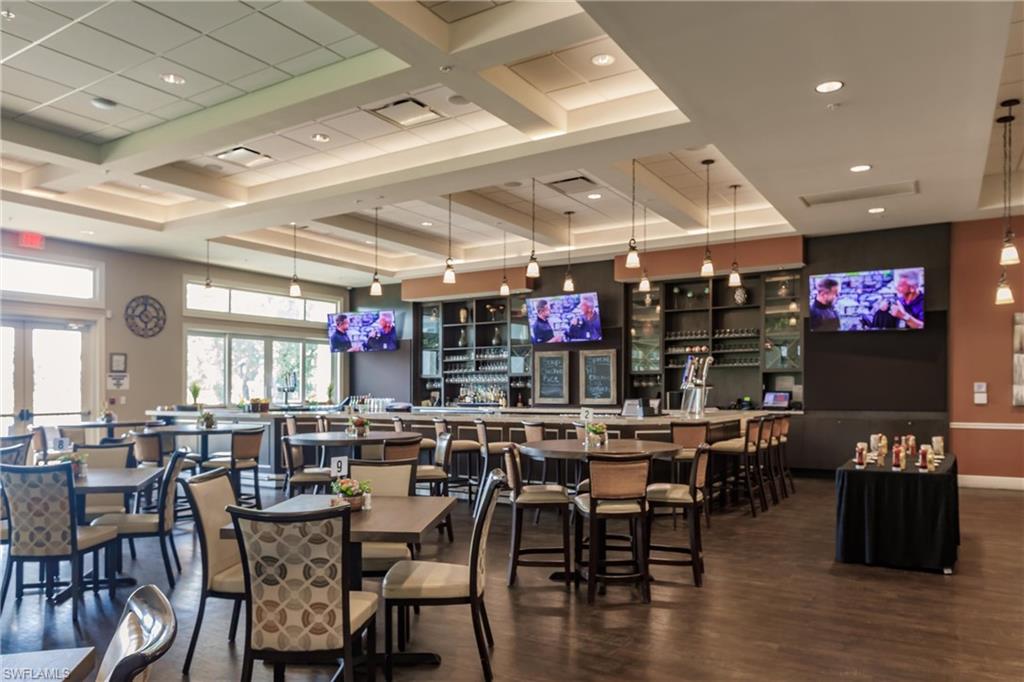 Clubhouse Bar and dining