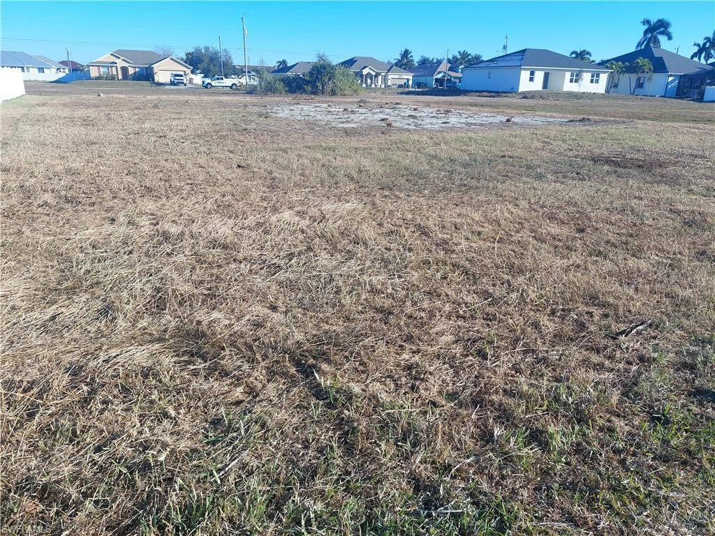 3327 NW 4th TER