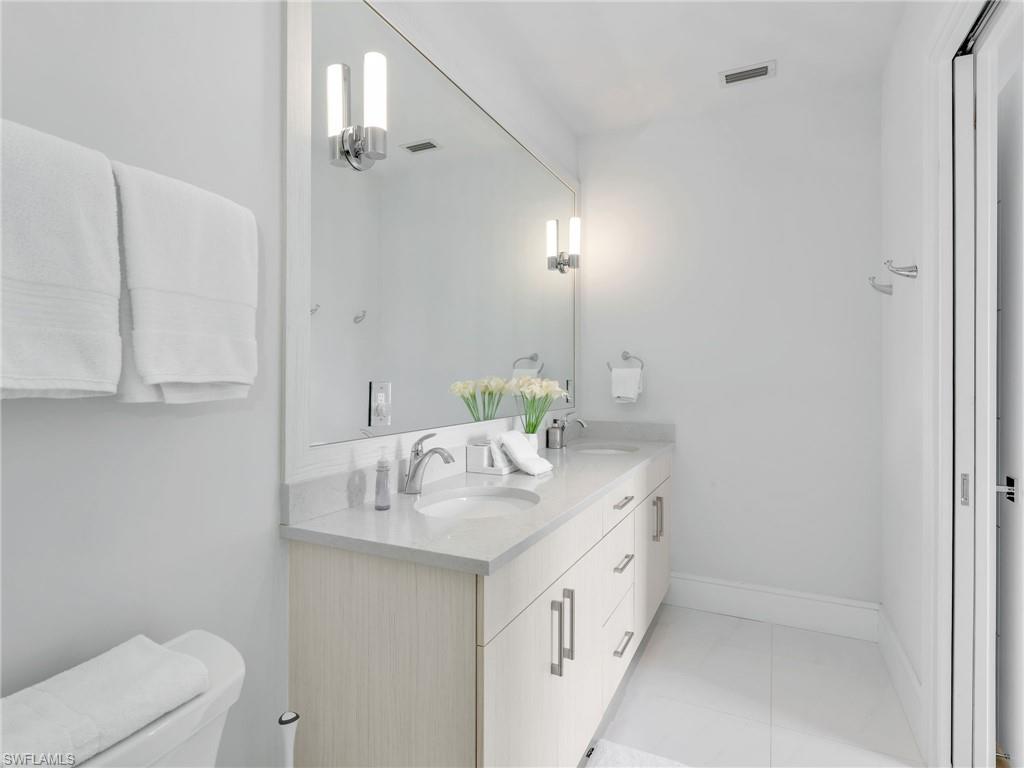 101 8th ST S 201 photo 16