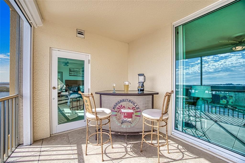 Lanai-Bar