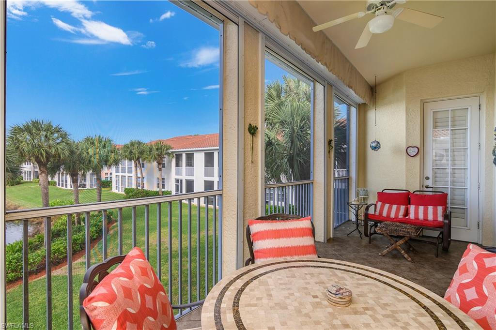 Sunroom with ceiling fan